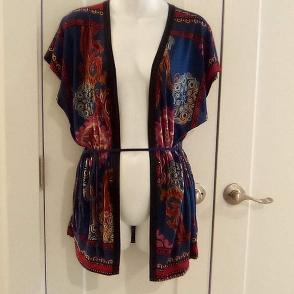 Silk like Oxford Circus Kimono Wrap Top - Picture 11 of 15